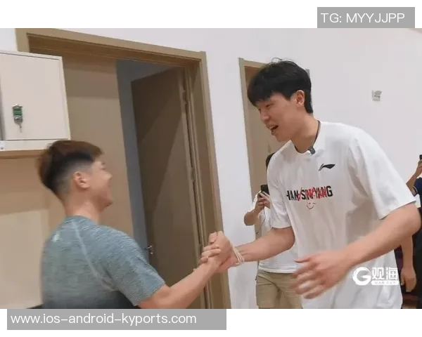 杨瀚森积极学习英语外教辅导助力球队成长与个人提升 杨瀚森积极学习英语外教辅导助力球队成长与个人提升