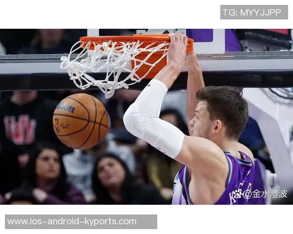 小贾巴里谈双内线战术成功之道强调抢占进攻篮板的重要性 小贾巴里谈双内线战术成功之道强调抢占进攻篮板的重要性