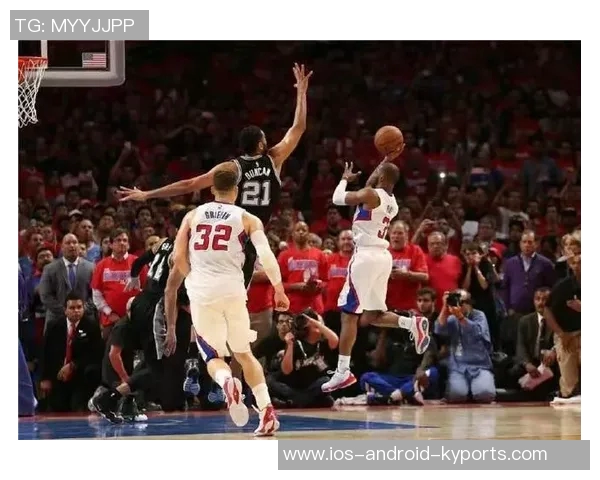 保罗回忆新秀赛季感慨时间流逝如梦似幻令人感慨万千 保罗回忆新秀赛季感慨时间流逝如梦似幻令人感慨万千