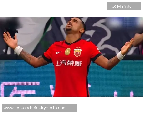 刘闻超带队海港在教学赛中以4-3逆转取胜莱昂纳多梅开二度助力球队