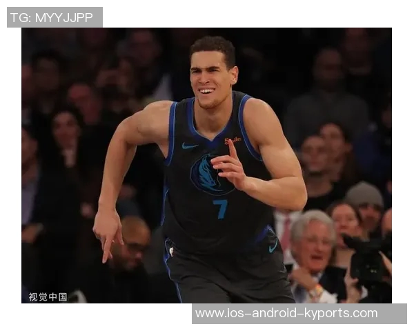 东契奇与父亲同坐过山车搞笑P图展现男人永葆少年心态的乐趣